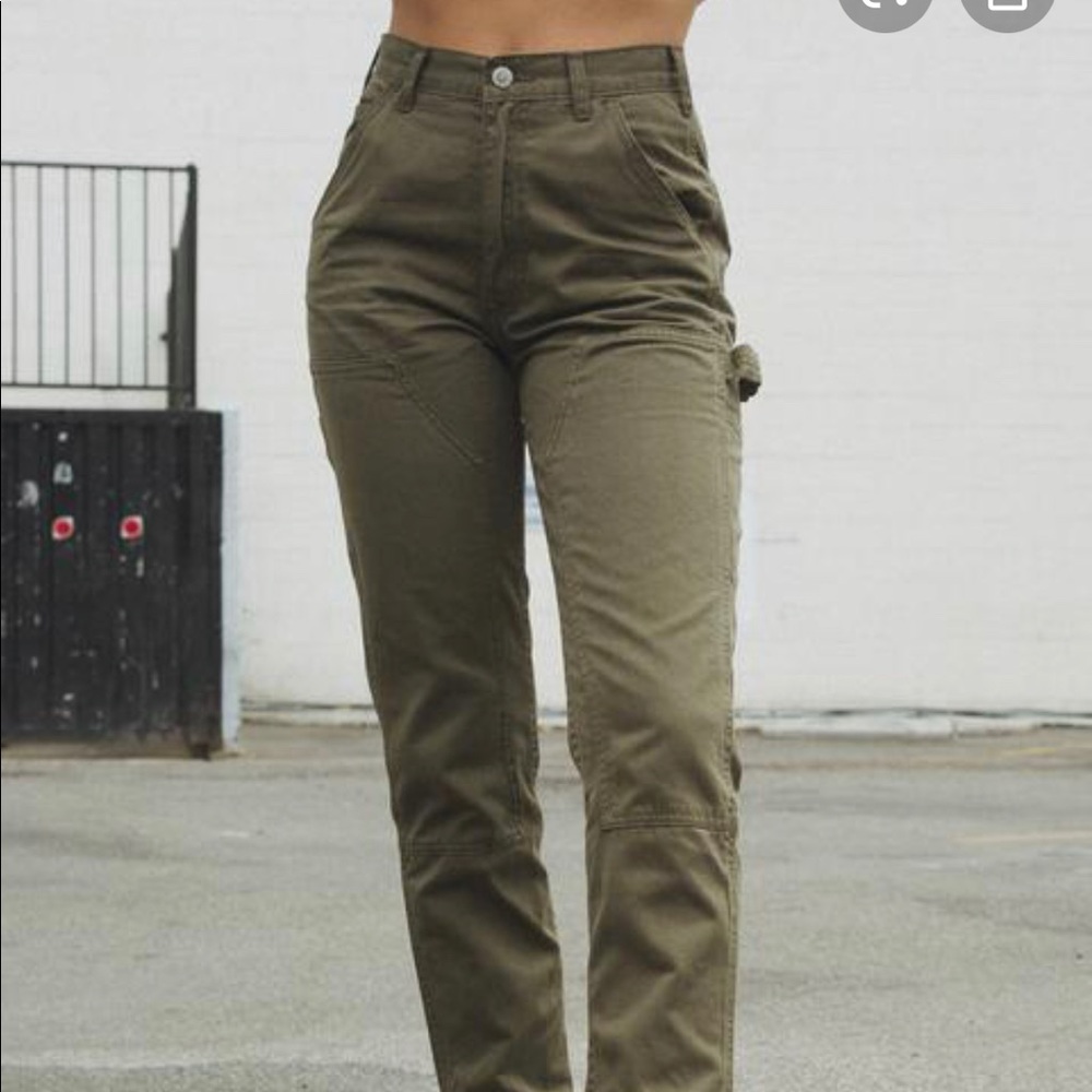 Brandy Melville green cargo pants !💚